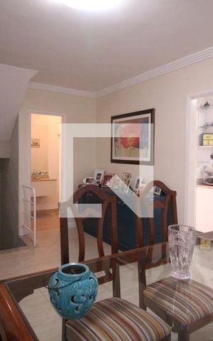 Casa de condomínio à venda com 220m², 3 quartos e 3 vagasSala