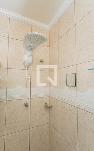 Casa à venda com 75m², 2 quartos e 3 vagas Casa à venda com 75m², 2 quartos e 3 vagasBanheiro
