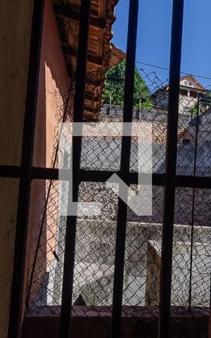 Casa à venda com 350m², 4 quartos e 2 vagas Casa à venda com 350m², 4 quartos e 2 vagasVista