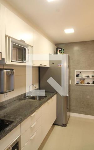 Apartamento à venda com 68m², 2 quartos e 1 vagaCozinha e Área de Serviço