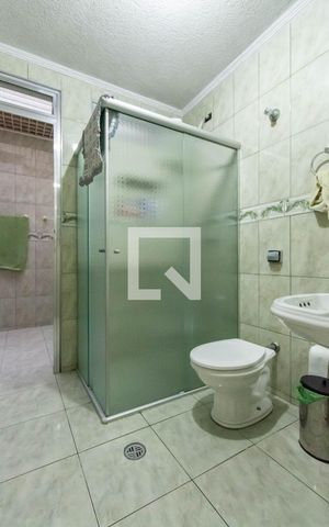 Casa à venda com 124m², 3 quartos e 2 vagas Casa à venda com 124m², 3 quartos e 2 vagasBanheiro