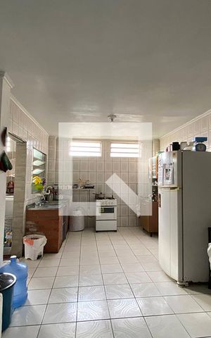 Casa à venda com 210m², 6 quartos e 2 vagasCozinha