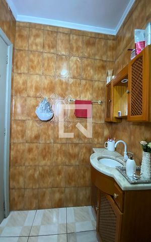 Casa à venda com 210m², 6 quartos e 2 vagasBanheiro