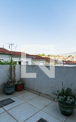 Casa à venda com 205m², 4 quartos e 2 vagas Casa à venda com 205m², 4 quartos e 2 vagasVaranda da Suíte