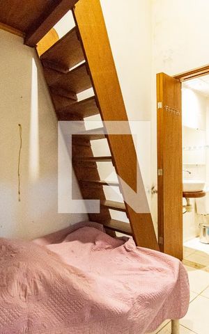 Casa à venda com 205m², 4 quartos e 2 vagas Casa à venda com 205m², 4 quartos e 2 vagasQuarto de Serviço