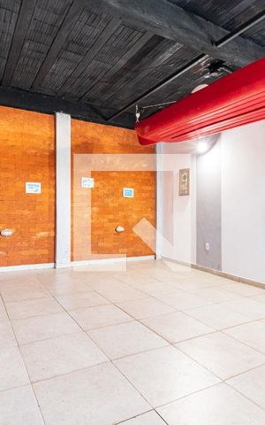 Casa à venda com 205m², 4 quartos e 2 vagas Casa à venda com 205m², 4 quartos e 2 vagasGaragem