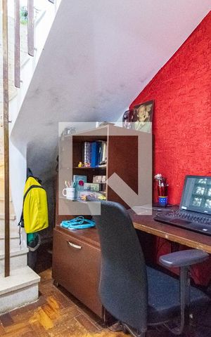 Casa à venda com 205m², 4 quartos e 2 vagas Casa à venda com 205m², 4 quartos e 2 vagasEscritório