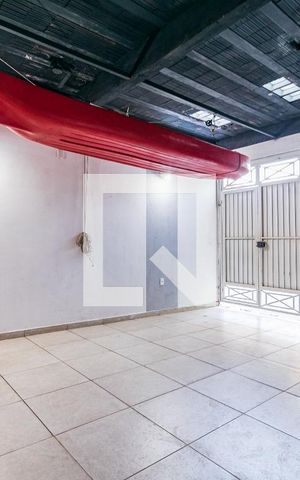 Casa à venda com 205m², 4 quartos e 2 vagas Casa à venda com 205m², 4 quartos e 2 vagasGaragem