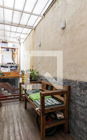 Casa à venda com 205m², 4 quartos e 2 vagas Casa à venda com 205m², 4 quartos e 2 vagasVaranda da Suíte