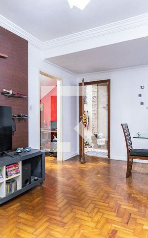 Casa à venda com 205m², 4 quartos e 2 vagas Casa à venda com 205m², 4 quartos e 2 vagasSala