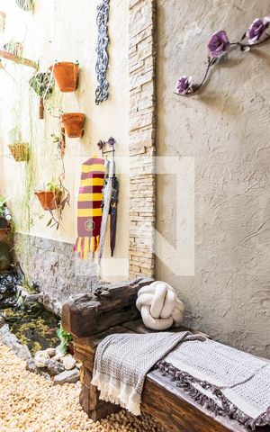 Casa à venda com 205m², 4 quartos e 2 vagas Casa à venda com 205m², 4 quartos e 2 vagasEntrada
