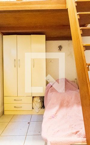Casa à venda com 205m², 4 quartos e 2 vagas Casa à venda com 205m², 4 quartos e 2 vagasQuarto de Serviço