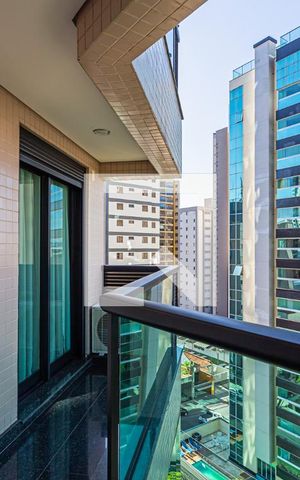 Apartamento à venda com 217m², 3 quartos e 4 vagas Apartamento à venda com 217m², 3 quartos e 4 vagasVaranda da Suite 1/2