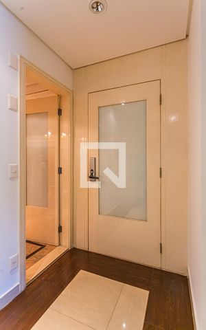 Apartamento à venda com 217m², 3 quartos e 4 vagas Apartamento à venda com 217m², 3 quartos e 4 vagasHall de Entrada