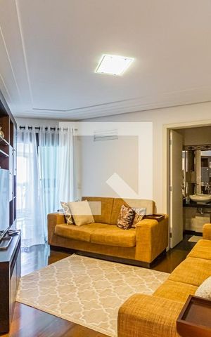 Apartamento à venda com 217m², 3 quartos e 4 vagas Apartamento à venda com 217m², 3 quartos e 4 vagasSala de TV