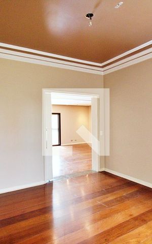 Apartamento à venda com 296m², 4 quartos e 4 vagas Apartamento à venda com 296m², 4 quartos e 4 vagasSala de Jantar