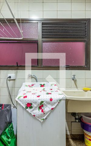 Apartamento à venda com 220m², 4 quartos e 3 vagas Apartamento à venda com 220m², 4 quartos e 3 vagasÁrea de Serviço