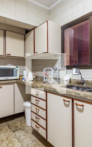 Apartamento à venda com 220m², 4 quartos e 3 vagas Apartamento à venda com 220m², 4 quartos e 3 vagasCozinha