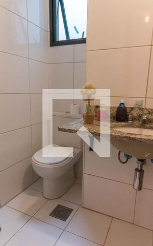 Apartamento à venda com 75m², 2 quartos e 2 vagas Apartamento à venda com 75m², 2 quartos e 2 vagasBanheiro social