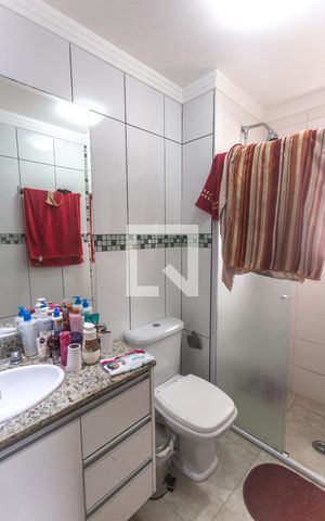 Apartamento à venda com 107m², 3 quartos e 2 vagas Apartamento à venda com 107m², 3 quartos e 2 vagasBanheiro suíte 1