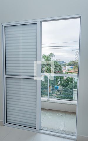 Casa à venda com 180m², 3 quartos e 3 vagas Casa à venda com 180m², 3 quartos e 3 vagasVaranda suite