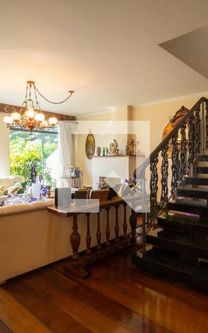Casa à venda com 450m², 3 quartos e 10 vagas Casa à venda com 450m², 3 quartos e 10 vagasSala