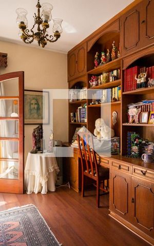 Casa à venda com 450m², 3 quartos e 10 vagas Casa à venda com 450m², 3 quartos e 10 vagasQuarto
