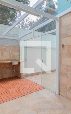 Apartamento à venda com 47m², 2 quartos e 1 vaga Apartamento à venda com 47m², 2 quartos e 1 vagaQuintal