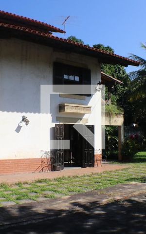 Casa à venda com 300m², 4 quartos e 4 vagasFachada