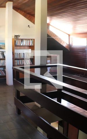 Casa à venda com 300m², 4 quartos e 4 vagasMesanino