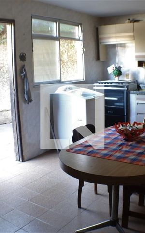 Casa à venda com 300m², 4 quartos e 4 vagasCozinha