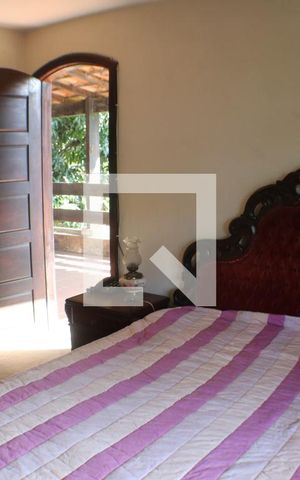 Casa à venda com 300m², 4 quartos e 4 vagasQuarto 3 - Suíte