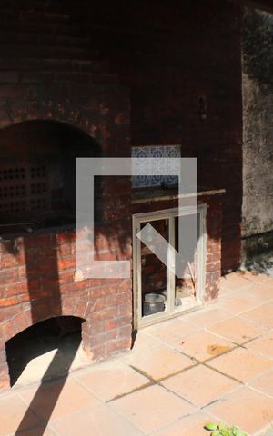 Casa à venda com 300m², 4 quartos e 4 vagasChurrasqueira