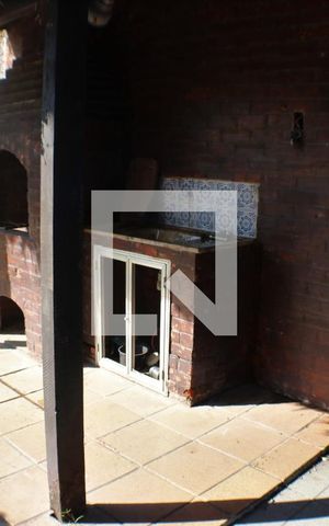 Casa à venda com 300m², 4 quartos e 4 vagasChurrasqueira