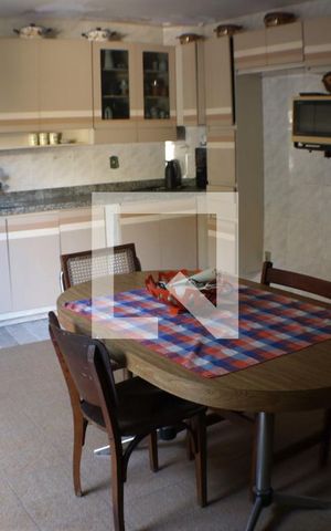 Casa à venda com 300m², 4 quartos e 4 vagasCozinha