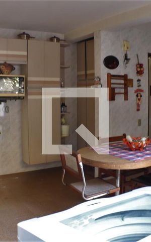 Casa à venda com 300m², 4 quartos e 4 vagasCozinha
