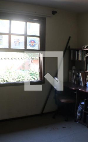 Casa à venda com 300m², 4 quartos e 4 vagasQuarto 4 - Suíte