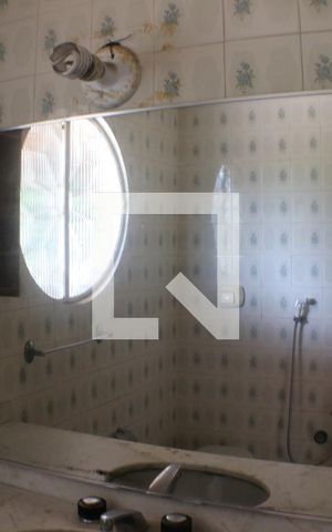 Casa à venda com 300m², 4 quartos e 4 vagasBanheiro do Quarto 3
