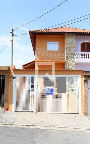 Casa à venda com 190m², 3 quartos e 4 vagasFachada