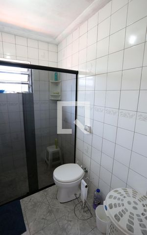 Casa à venda com 190m², 3 quartos e 4 vagasBanheiro da Suíte 2