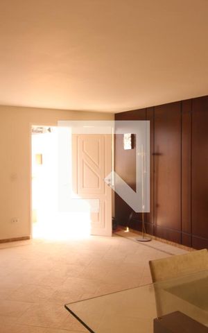Casa à venda com 300m², 4 quartos e 4 vagasSala