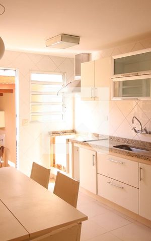 Casa à venda com 300m², 4 quartos e 4 vagasCozinha