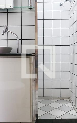 Casa à venda com 205m², 4 quartos e 2 vagas Casa à venda com 205m², 4 quartos e 2 vagasBanheiro