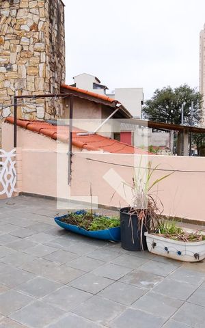 Casa à venda com 205m², 4 quartos e 2 vagas Casa à venda com 205m², 4 quartos e 2 vagasQuintal