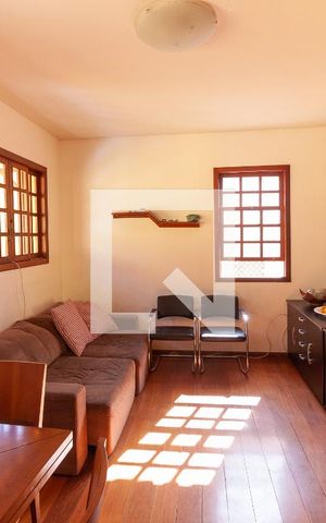 Casa à venda com 110m², 3 quartos e 2 vagas Casa à venda com 110m², 3 quartos e 2 vagasSala