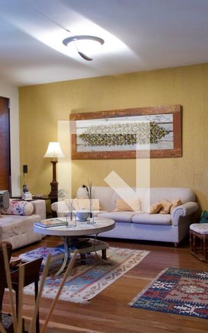 Apartamento à venda com 180m², 4 quartos e 2 vagas Apartamento à venda com 180m², 4 quartos e 2 vagasSala