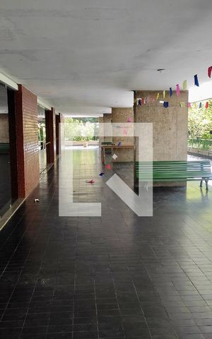 Apartamento à venda com 180m², 4 quartos e 2 vagas Apartamento à venda com 180m², 4 quartos e 2 vagasÁrea Comum - Playground