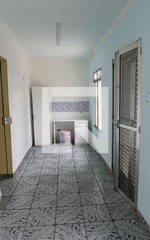 Casa à venda com 400m², 5 quartos e 3 vagas Casa à venda com 400m², 5 quartos e 3 vagas2 Cômodos extras por fora das casas