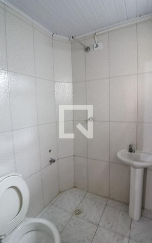 Casa à venda com 400m², 5 quartos e 3 vagas Casa à venda com 400m², 5 quartos e 3 vagasCasa 4 - Banheiro