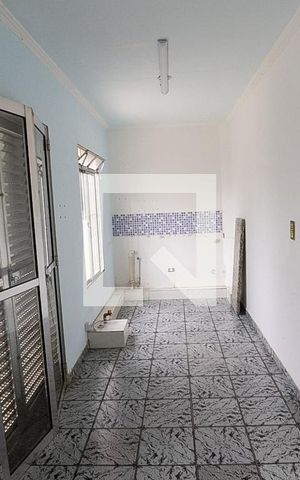Casa à venda com 400m², 5 quartos e 3 vagas Casa à venda com 400m², 5 quartos e 3 vagas2 Cômodos extras por fora das casas